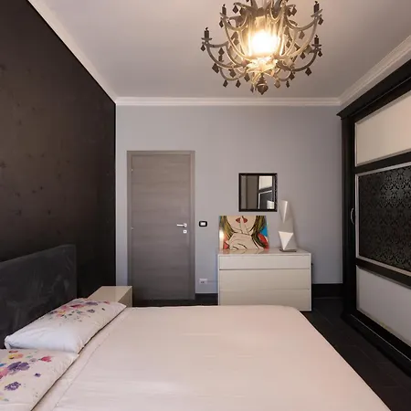 Dom wakacyjny Crispi House *
